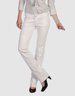 Confronta prezzi Diesel jeans pantaloni jeans su yoox.com