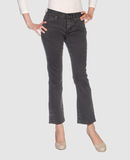 KR3WAPPAREL JEANS Pantaloni jeans su YOOXCOM
