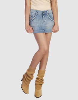 Confronta prezzi Diesel jeans gonne jeans su yoox.com