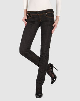 Confronta prezzi Diesel jeans pantaloni jeans su yoox.com