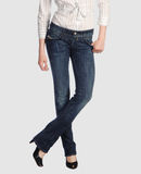 Comparez les prix Diesel - jeans - pantalons jeans sur yoox.com