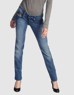 Confronta prezzi Diesel jeans pantaloni jeans su yoox.com