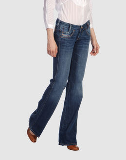 Confronta prezzi Diesel jeans pantaloni jeans su yoox.com
