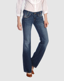 Confronta prezzi Diesel jeans pantaloni jeans su yoox.com