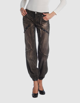 Confronta prezzi Cnc costume national jeans pantaloni jeans su yoox.com