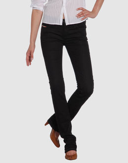 Confronta prezzi Diesel jeans pantaloni jeans su yoox.com