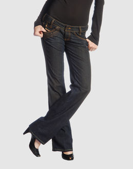 Confronta prezzi Diesel jeans pantaloni jeans su yoox.com