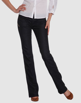Confronta prezzi Diesel jeans pantaloni jeans su yoox.com