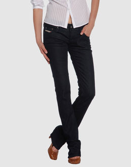 Confronta prezzi Diesel jeans pantaloni jeans su yoox.com