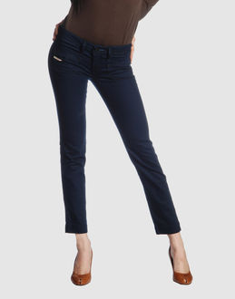 Confronta prezzi Diesel jeans pantaloni jeans su yoox.com