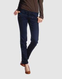 Confronta prezzi Diesel jeans pantaloni jeans su yoox.com