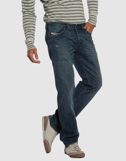 Confronta prezzi Diesel jeans pantaloni jeans su yoox.com