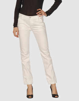  - jeans  - pantalons jeans - sur yoox.com