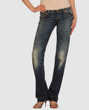 Comparez les prix Two women in the world - jeans - pantalons jeans sur yoox.com