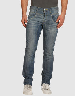  - jeans  - pantalons jeans - sur yoox.com