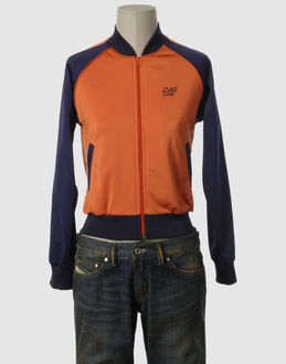 COMME des GAR�ONS - SWEATS - Sweats avec zip sur YOOX.COM