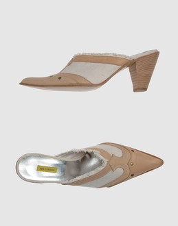 YES LONDON - CHAUSSURES - Sabots sur YOOX.COM