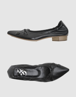 GF BY FERRE' - CHAUSSURES - Escarpins sur YOOX.COM