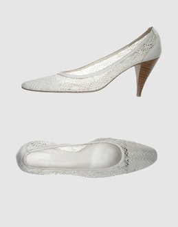 GEORGINAGOODMAN - CHAUSSURES - Escarpins sur YOOX.COM