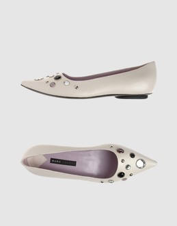 Obrázek “http://imgs.yoox.biz/44/440443352M_2.jpg” nelze zobrazit, protože obsahuje chyby.