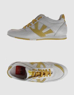 KEJO - CHAUSSURES - Sneakers sur YOOX.COM
