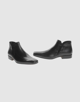 CRISTIANO GUALTIERI - CHAUSSURES - Bottines sur YOOX.COM