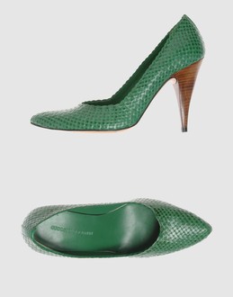 GEORGINAGOODMAN - CHAUSSURES - Escarpins sur YOOX.COM