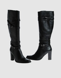 GESTE PROPOSITION - CHAUSSURES - Bottes sur YOOX.COM