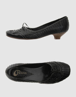 MISS D - CHAUSSURES - Escarpins sur YOOX.COM