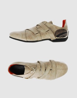 U ROADS RECYCLED SOULS - CALZATURE - Sneakers su YOOX.COM