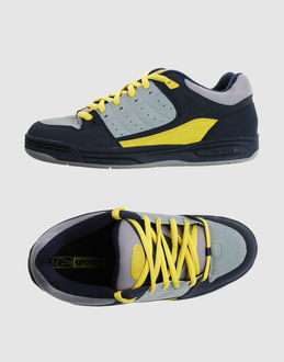 GLOBE AUSTRALIA - CHAUSSURES - Sneakers sur YOOX.COM