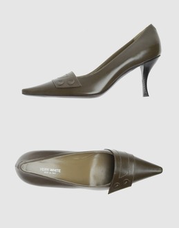 VERY WHITE - CHAUSSURES - Escarpins sur YOOX.COM