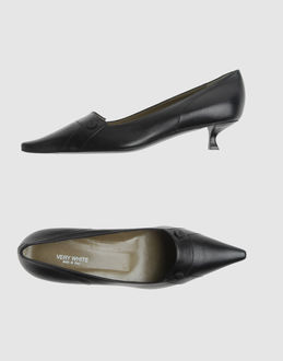 VERY WHITE - CHAUSSURES - Escarpins sur YOOX.COM