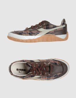 Sneakers - FÜR - - DIADORA -