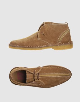 CLARKS - CALZATURE - Stringate su YOOX.COM