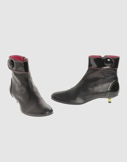 FORNARINA - CHAUSSURES - Bottines sur YOOX.COM