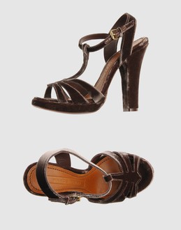 MARC JACOBS - ���f�B�[�X - �C - �q�[���t���T���_�� on YOOX.COM