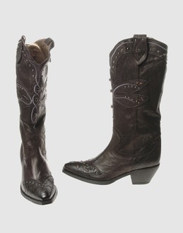 Perforated leather - Leather sole - Padding details - Embroidery - Diamante detailing - Aged-looking leather -