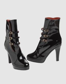 MARC JACOBS Women - Footwear - Ankle boots MARC JACOBS on YOOX :  platform platforms red lined heels