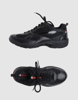 PRADA LUNA ROSSA - ���f�B�[�X - �C - �X�j�[�J�[ on YOOX.COM 
