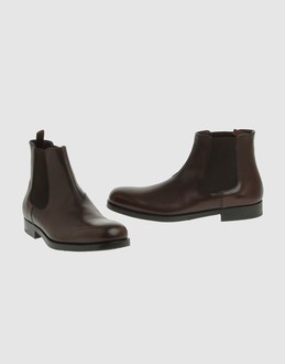 PRADA - �����Y - �C - �V���[�g�u�[�c on YOOX.COM 