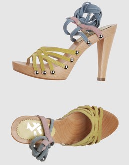 GF FERRE�f - ���f�B�[�X - �C - �q�[���t���T���_�� on YOOX.COM