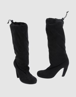 Distressed leather - Nappa leather - Elasticised straps -