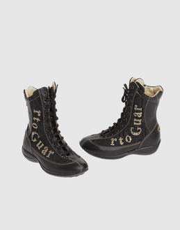 ALBERTO GUARDIANI FOOTWEAR Ankle boots on YOOXCOM