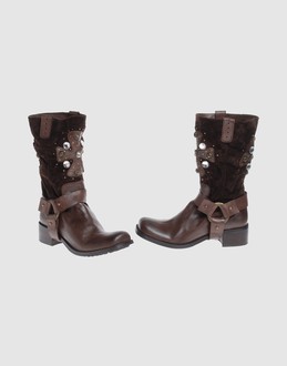 100 FOOTWEAR Ankle boots on YOOXCOM
