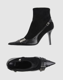 CHRISTIAN DIOR - ���f�B�[�X - �C - �V���[�g�u�[�c on YOOX.COM 