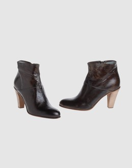 PRIMABASE CALZATURE Stivaletti su YOOX.COM