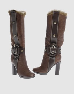 Leather/rubber sole - Contrasting applications details - Belt detailing -