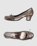 VIC MATIE' - Closed-toe slip-ons 