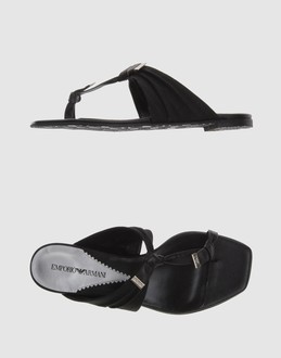 EMPORIO ARMANI - CHAUSSURES - Tongs - sur YOOX.COM